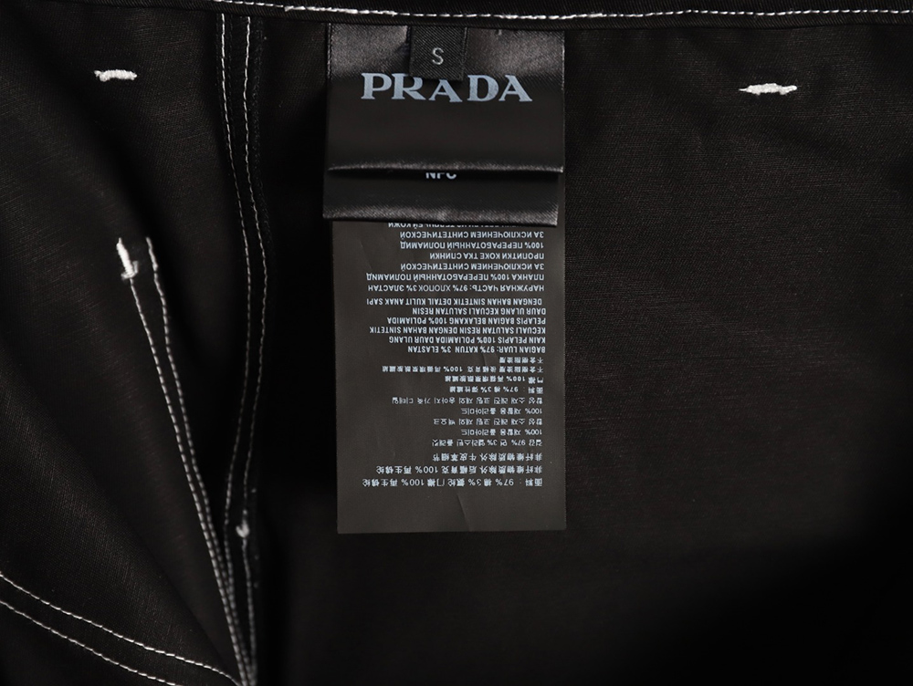 Pra*a triangle stitching cargo shorts