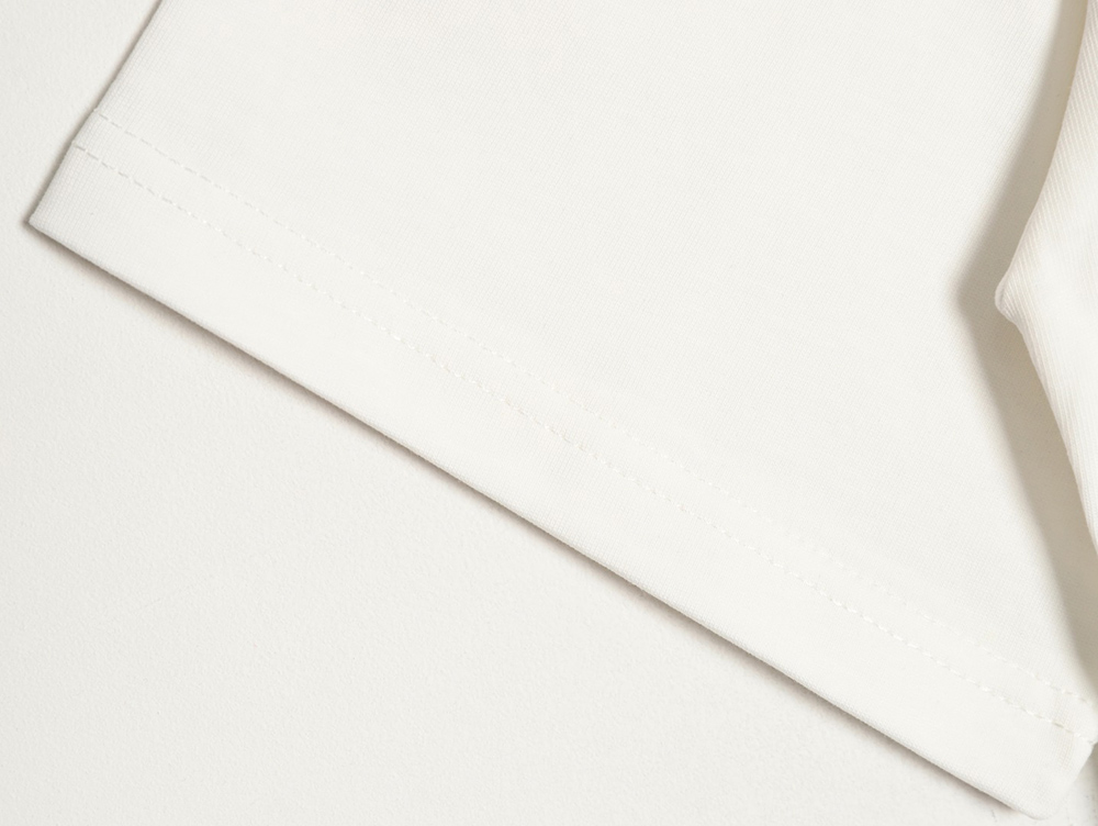 l0*is V*t0n black blue lettering short-sleeved t-shirt