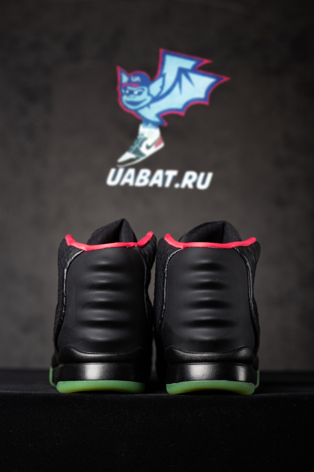 nike air Y**zy 2 nrg solar red