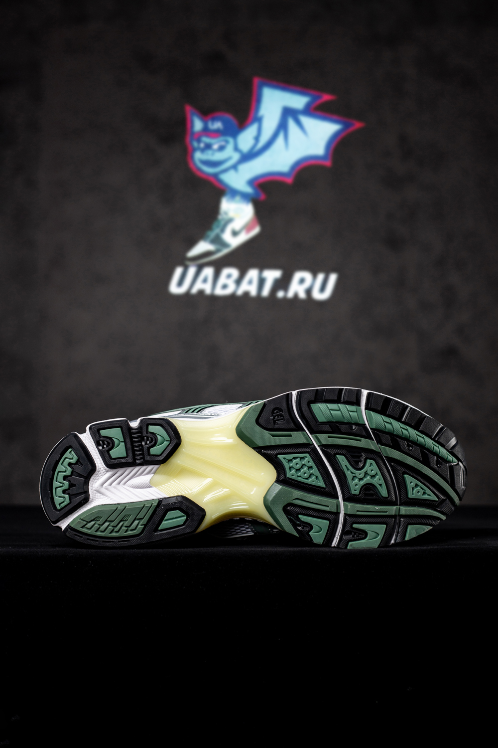 As*ic*s gel kayano 14 