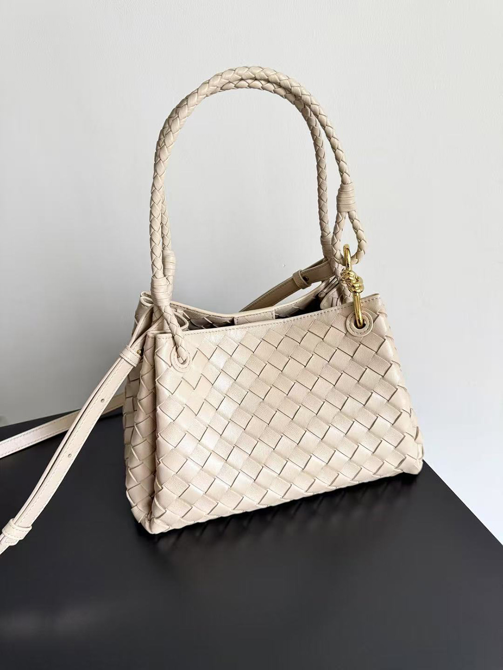 bo*te*ga Ve*ne*ta parachute bags 835921 18.5*29.5*17.5cm