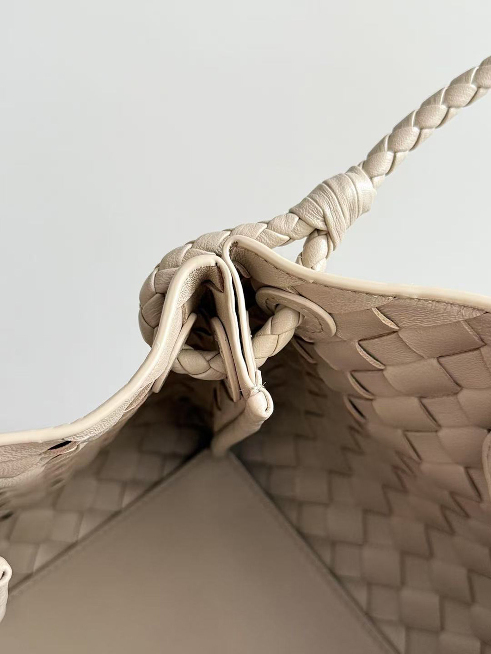 bo*te*ga Ve*ne*ta parachute bags 835921 18.5*29.5*17.5cm