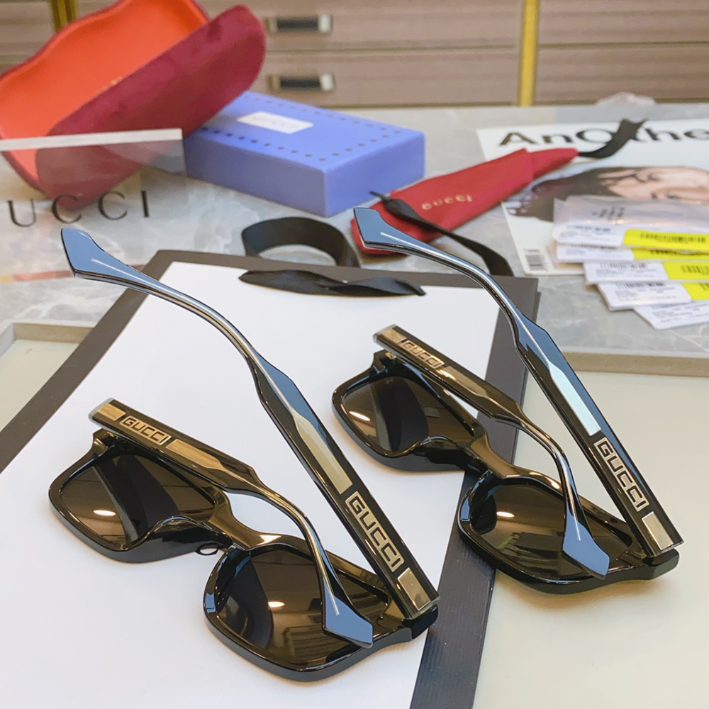 G*u*i black square eyeglasses 1732sk