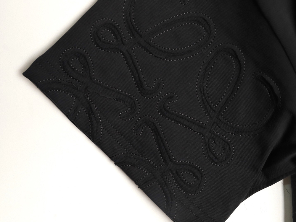 L0ew* cuff logo embroidered short-sleeved t-shirt tsk2