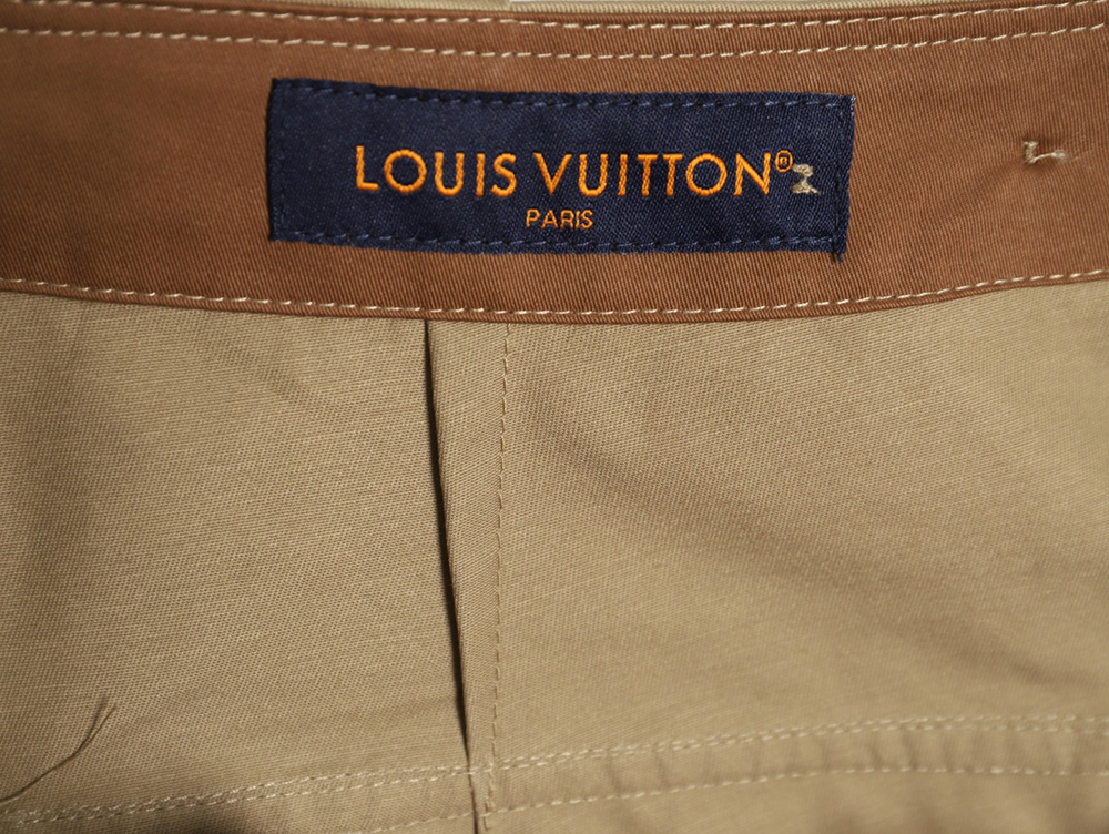 l0*is V*t0n cotton cargo shorts with pocket patch logo