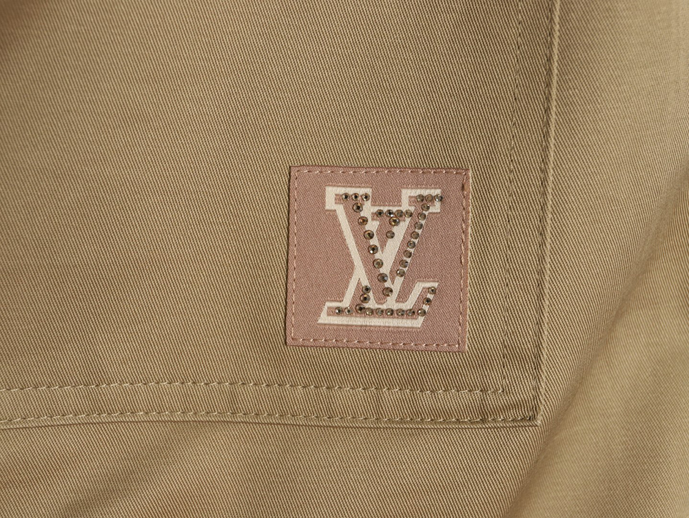 l0*is V*t0n cotton cargo shorts with pocket patch logo