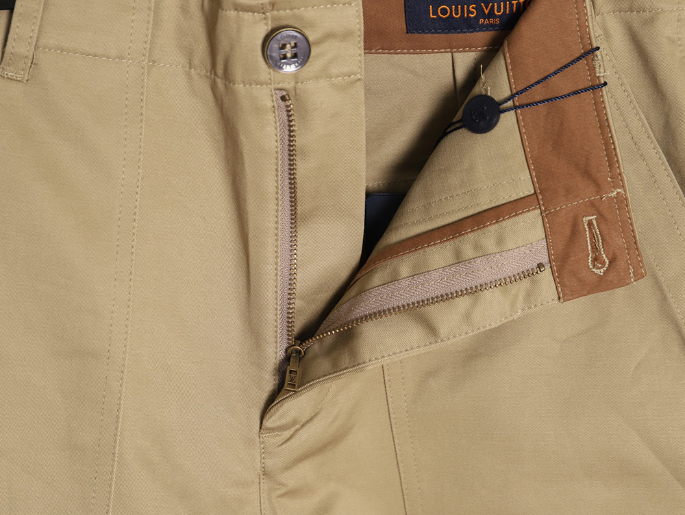 l0*is V*t0n cotton cargo shorts with pocket patch logo