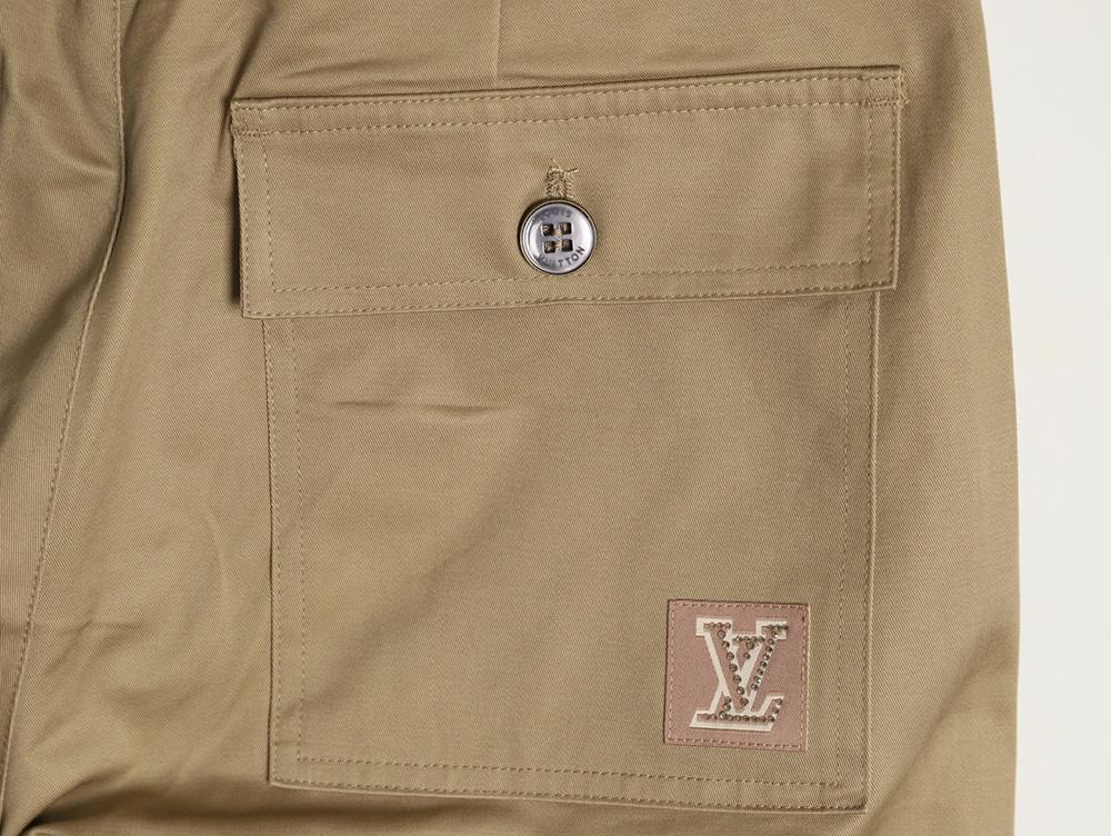 l0*is V*t0n cotton cargo shorts with pocket patch logo