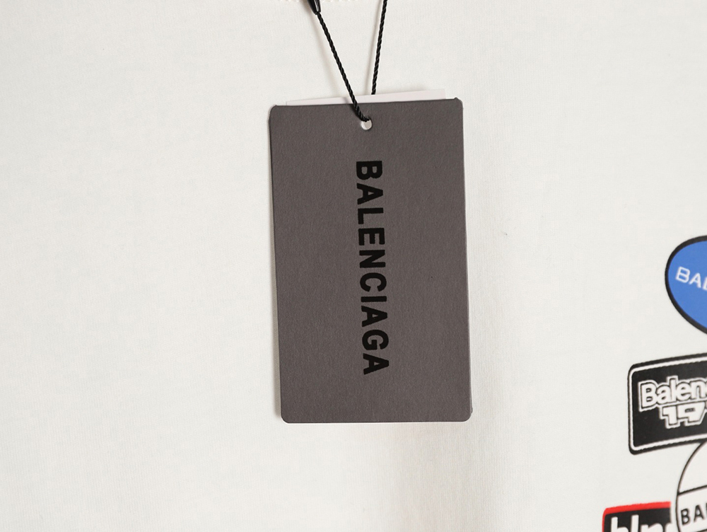 Ba*len*cia*ga medal totem print short-sleeved t-shirt