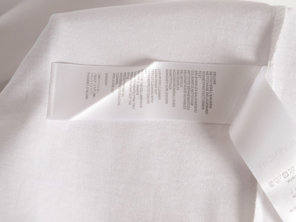 Givenchy three-dimensional laminated letter short sleeves