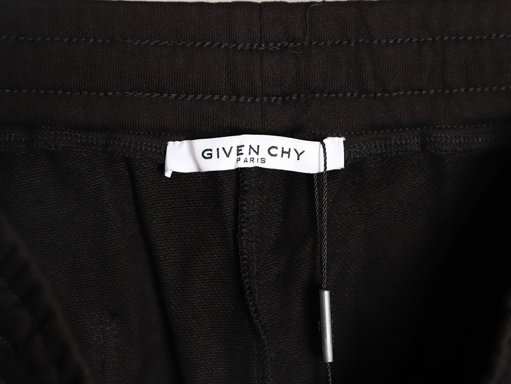 Givenchy embroidered logo shorts TSK1