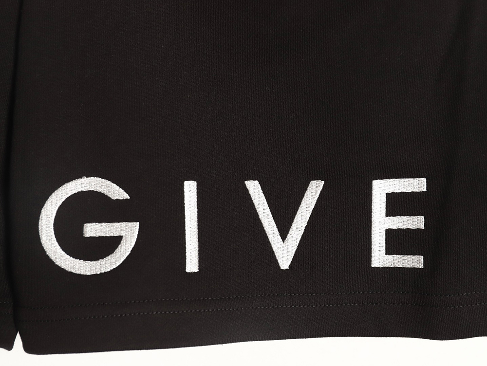 Givenchy embroidered logo shorts TSK1