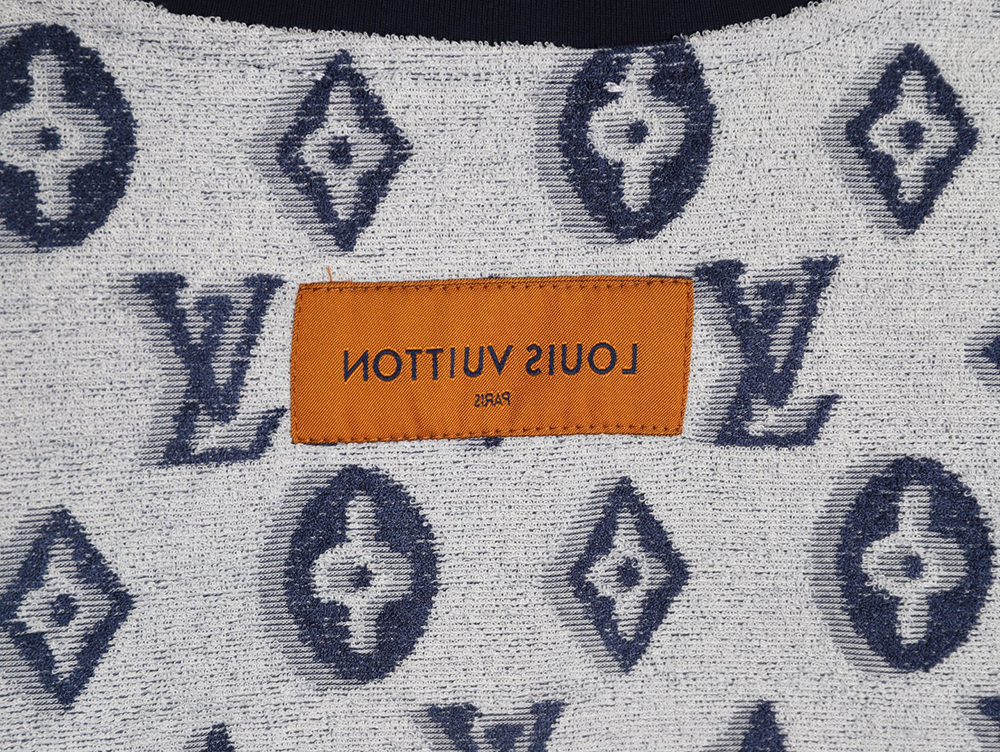 l0*is V*t0n all-over monogram logo jacquard towel t-shirt