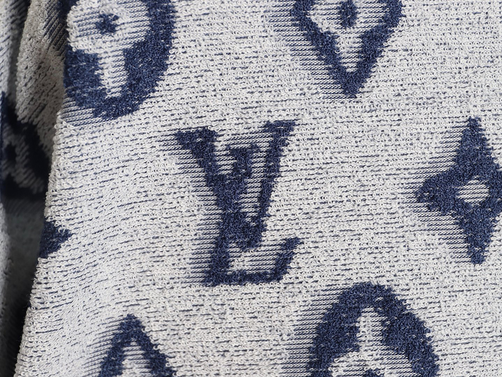 l0*is V*t0n all-over monogram logo jacquard towel t-shirt