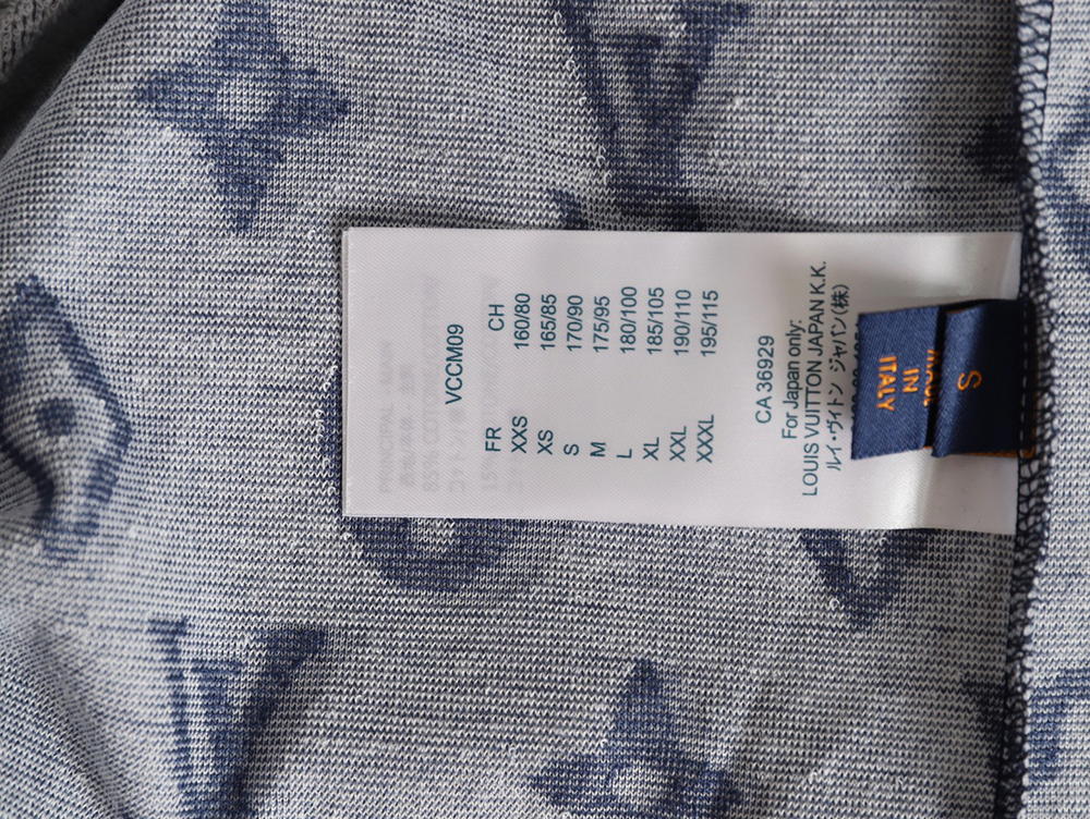 l0*is V*t0n all-over monogram logo jacquard towel t-shirt