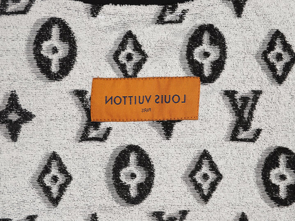 l0*is V*t0n all-over monogram logo jacquard towel t-shirt tsk1