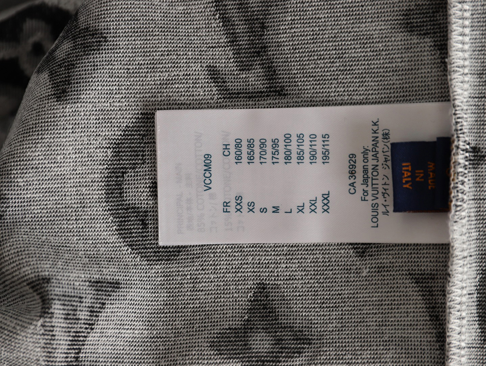 l0*is V*t0n all-over monogram logo jacquard towel t-shirt tsk1