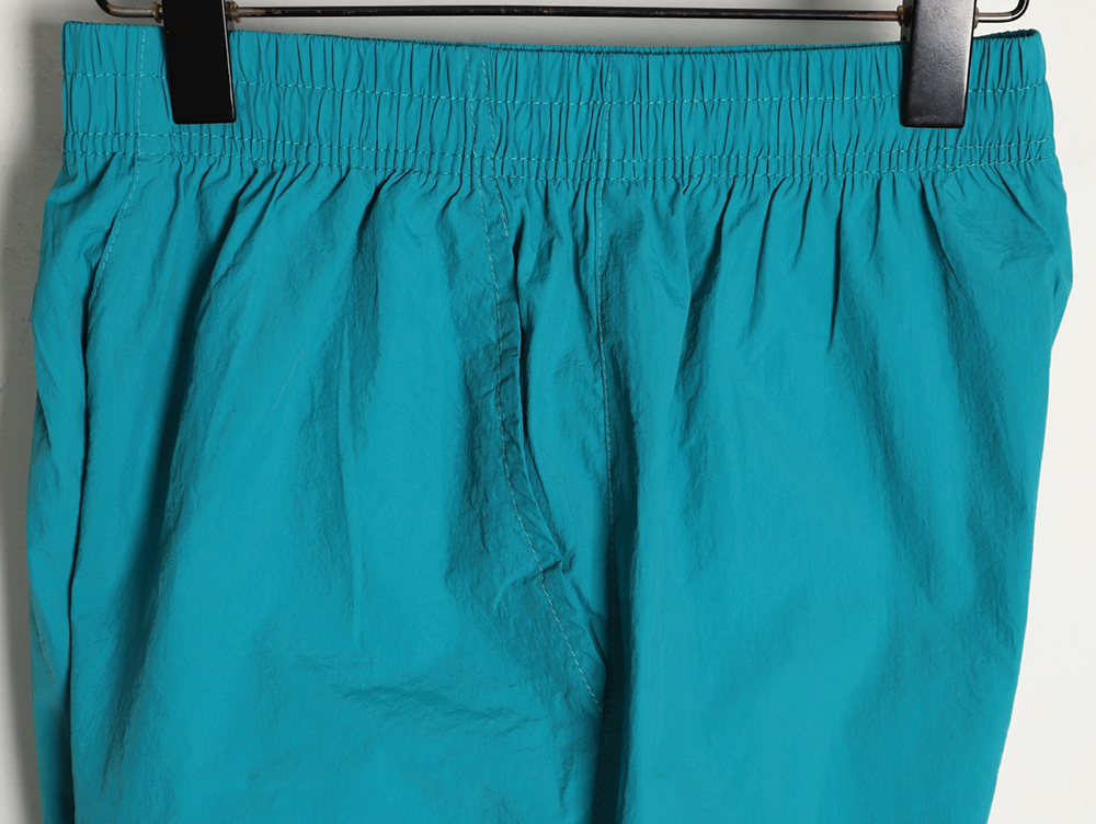 the nor*h F**e lettering print shorts