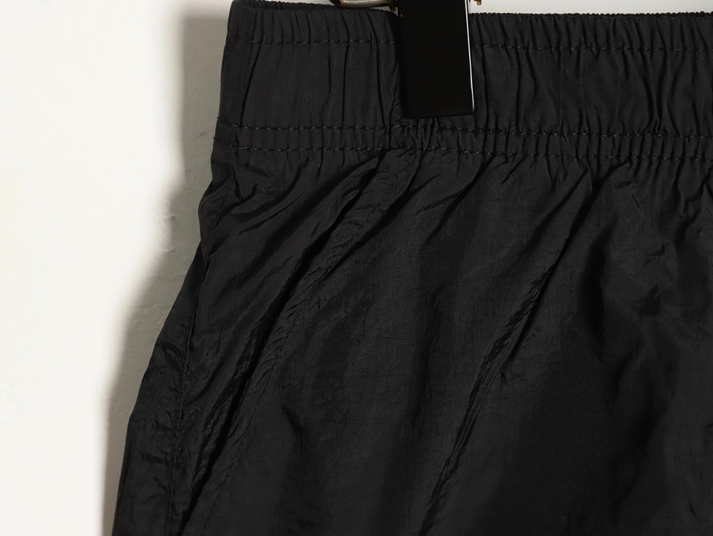 the nor*h F**e lettering print shorts tsk2