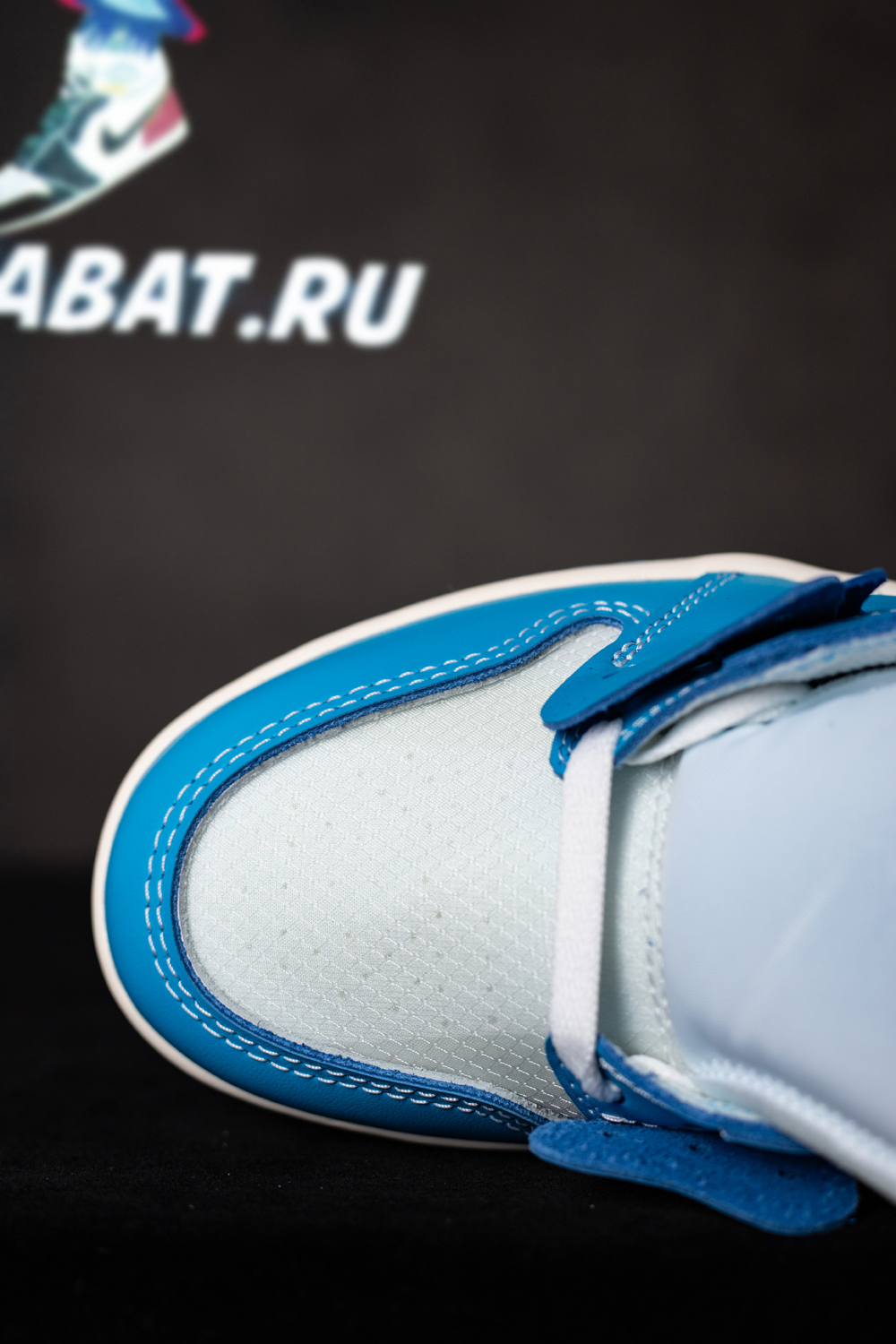 Off-White x Air Jordan 1 Retro High OG 