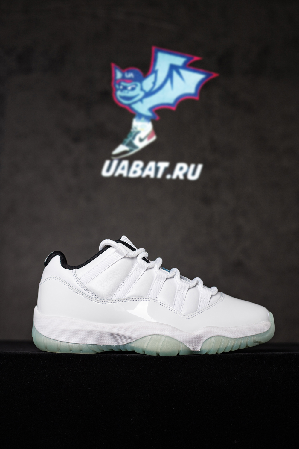 AIR JORDAN 11 RETRO LOW 