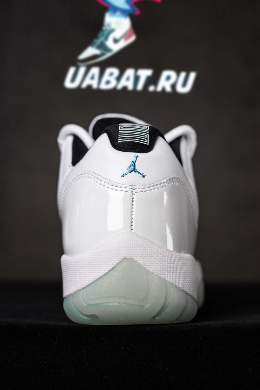 AIR JORDAN 11 RETRO LOW 