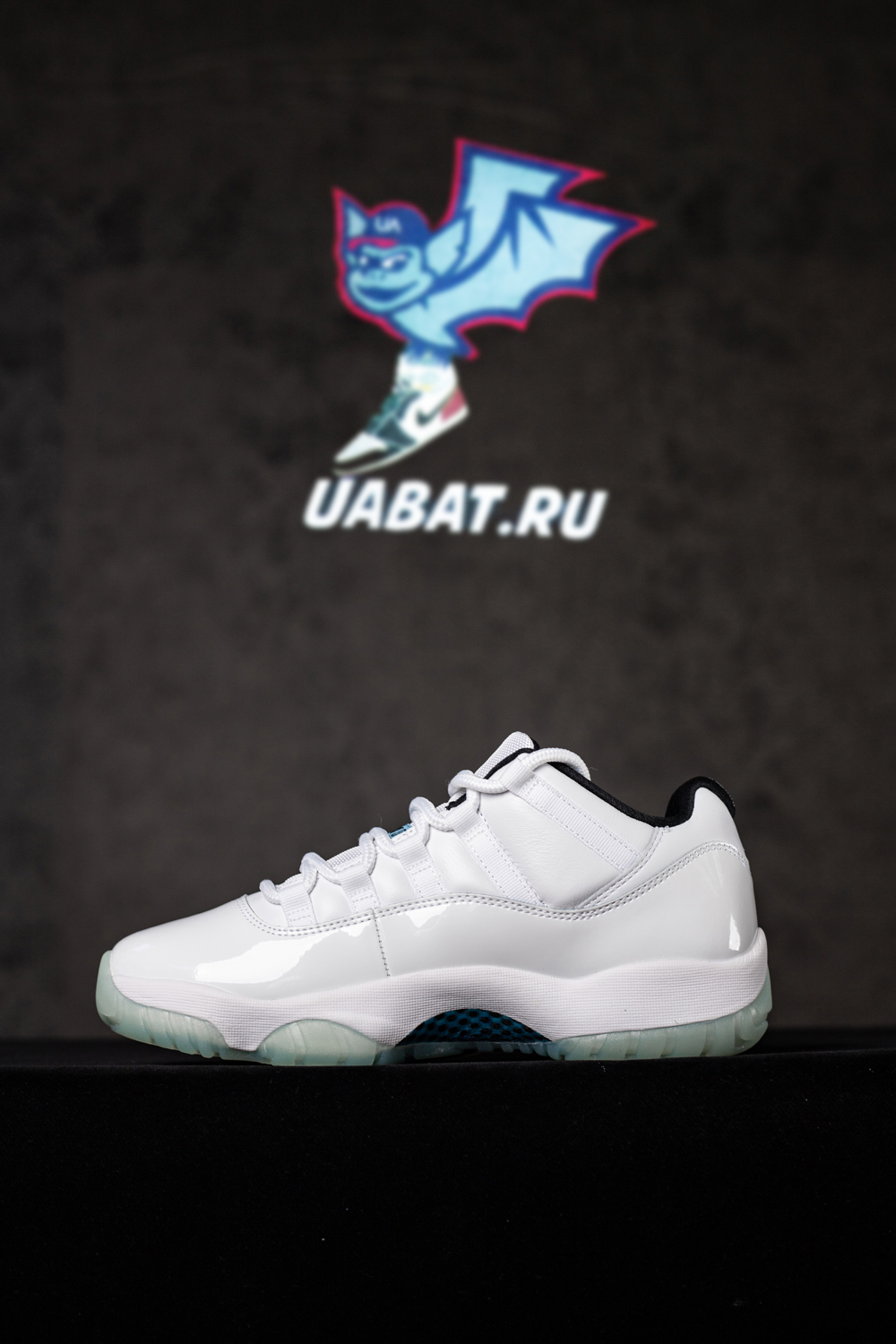 AIR JORDAN 11 RETRO LOW 