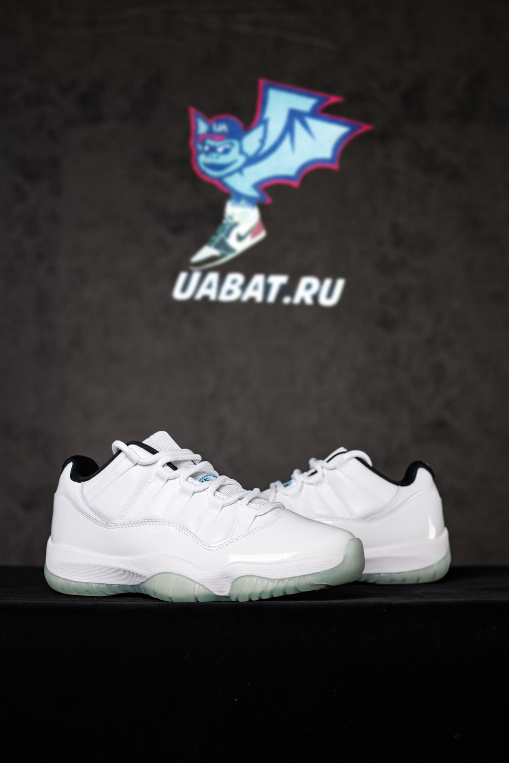 AIR JORDAN 11 RETRO LOW 