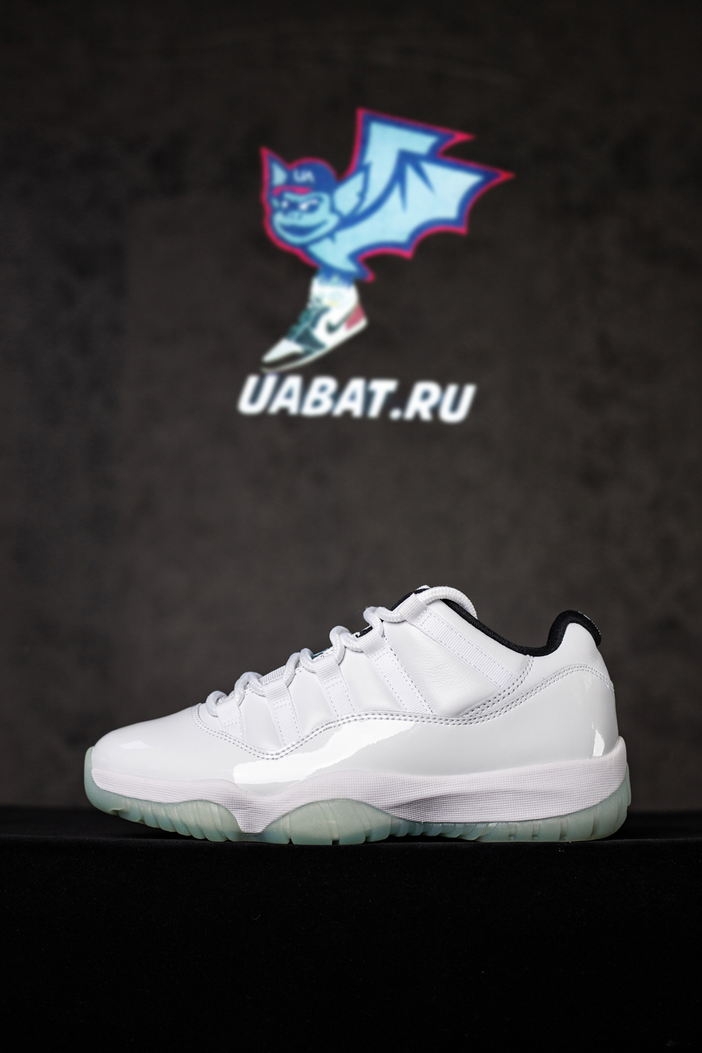 AIR JORDAN 11 RETRO LOW 