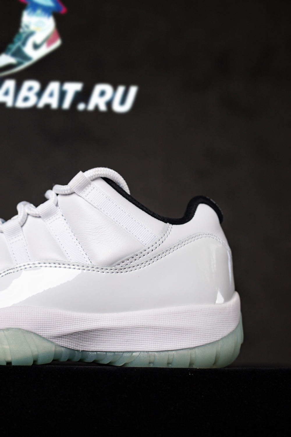 AIR JORDAN 11 RETRO LOW 