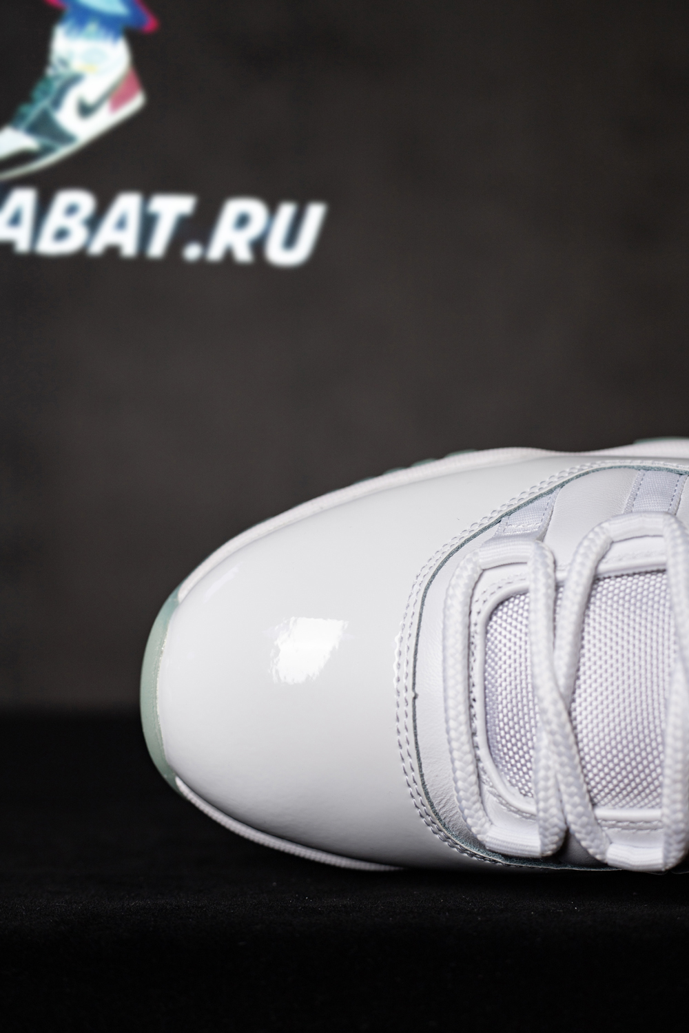 AIR JORDAN 11 RETRO LOW 