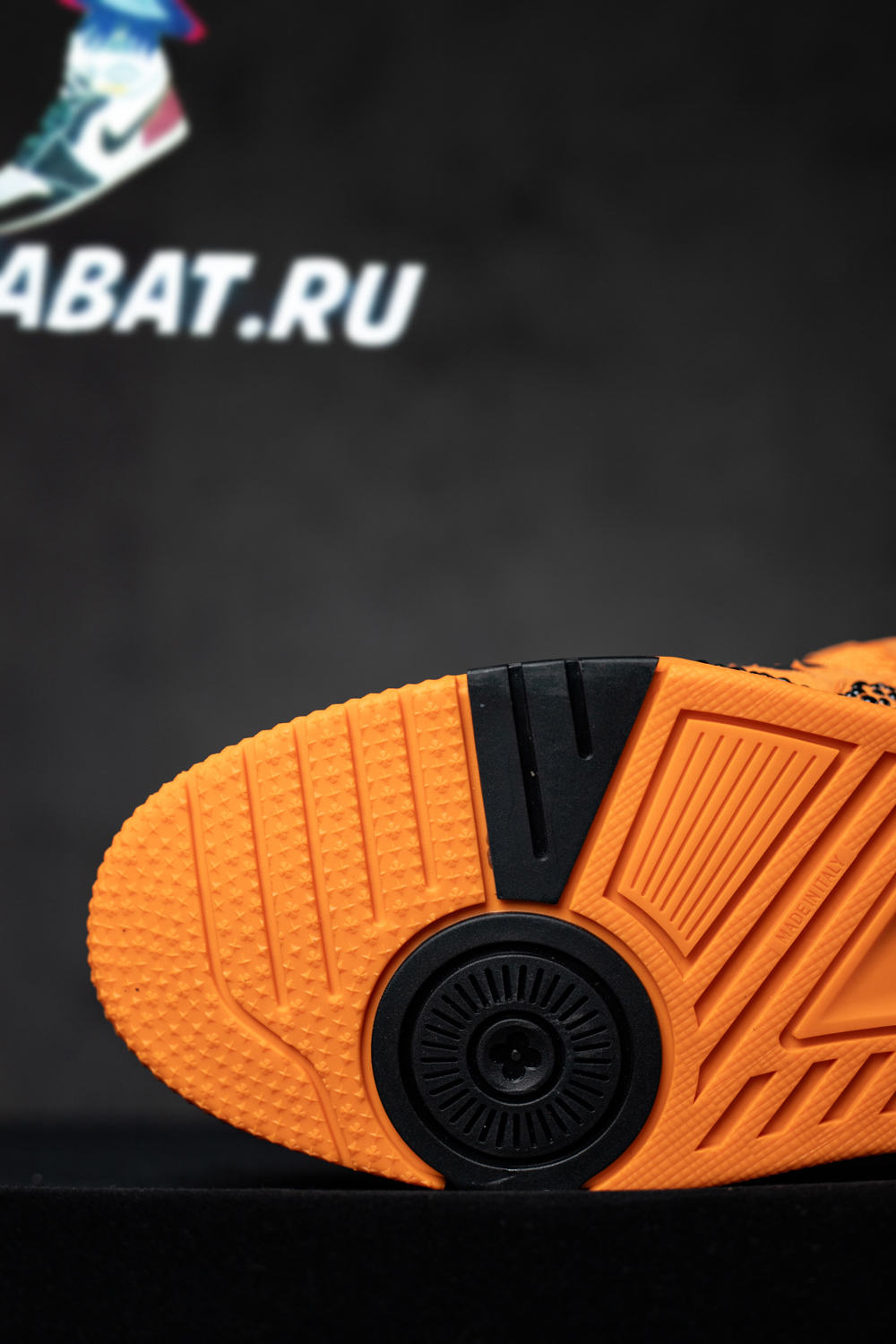 l0*is V*t0n skate sneaker