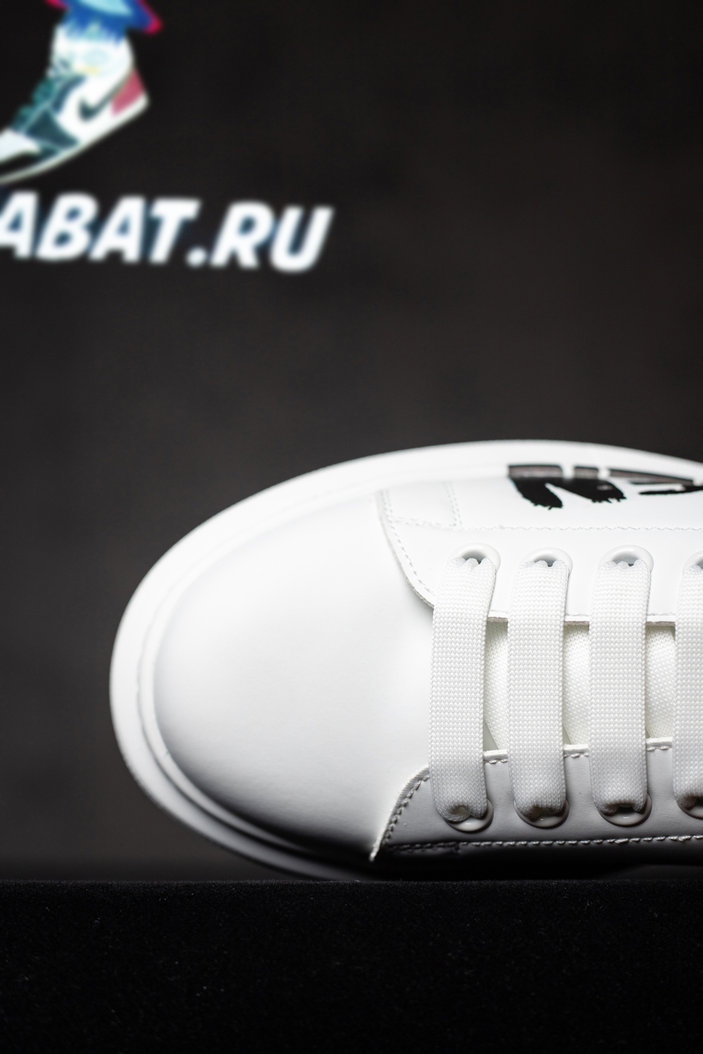 alexander M*Q*en oversized graffiti white black