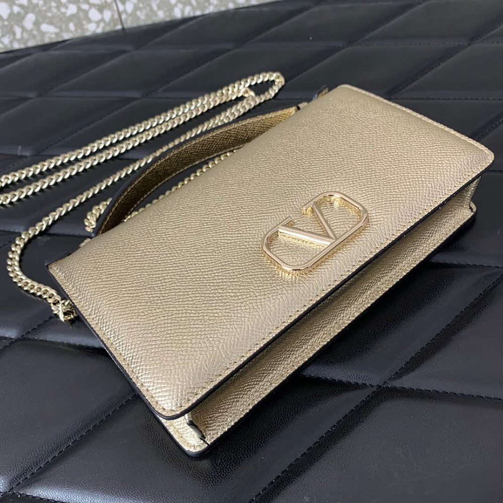 Valentino Garavani V Logo bags 72E068 19*10.5*4cm