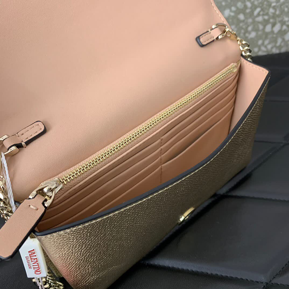 Valentino Garavani V Logo bags 72E068 19*10.5*4cm