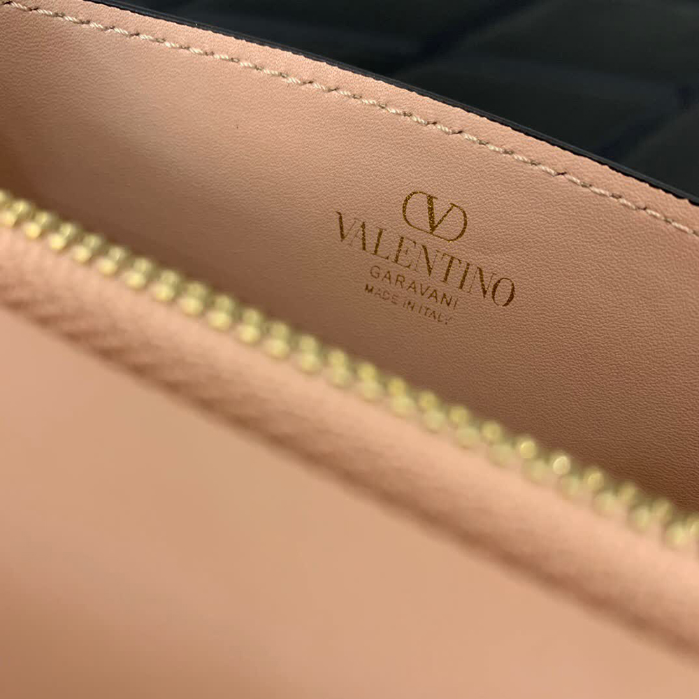 Valentino Garavani V Logo bags 72E068 19*10.5*4cm