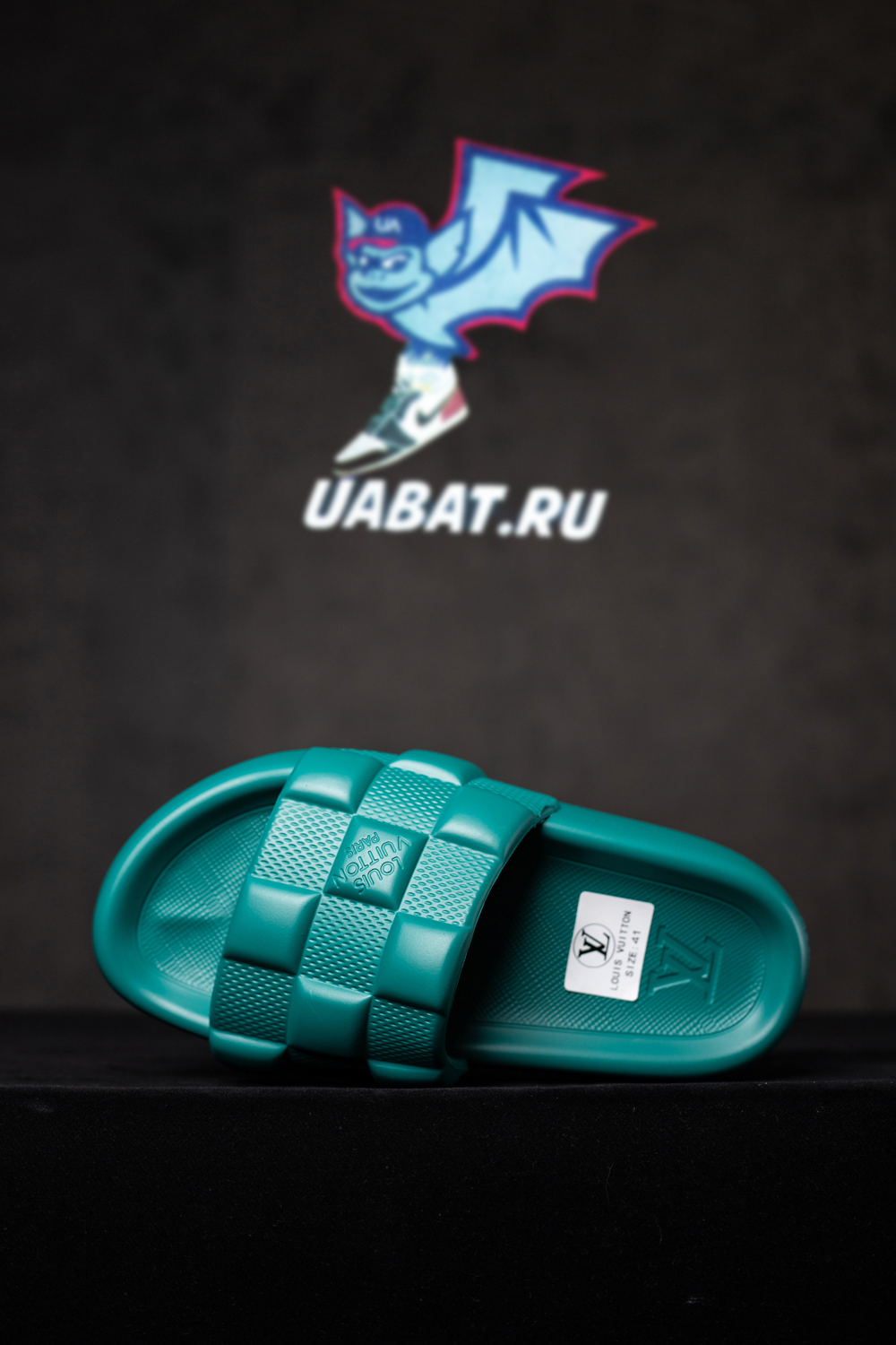 l0*is V*t0n waterfront slides