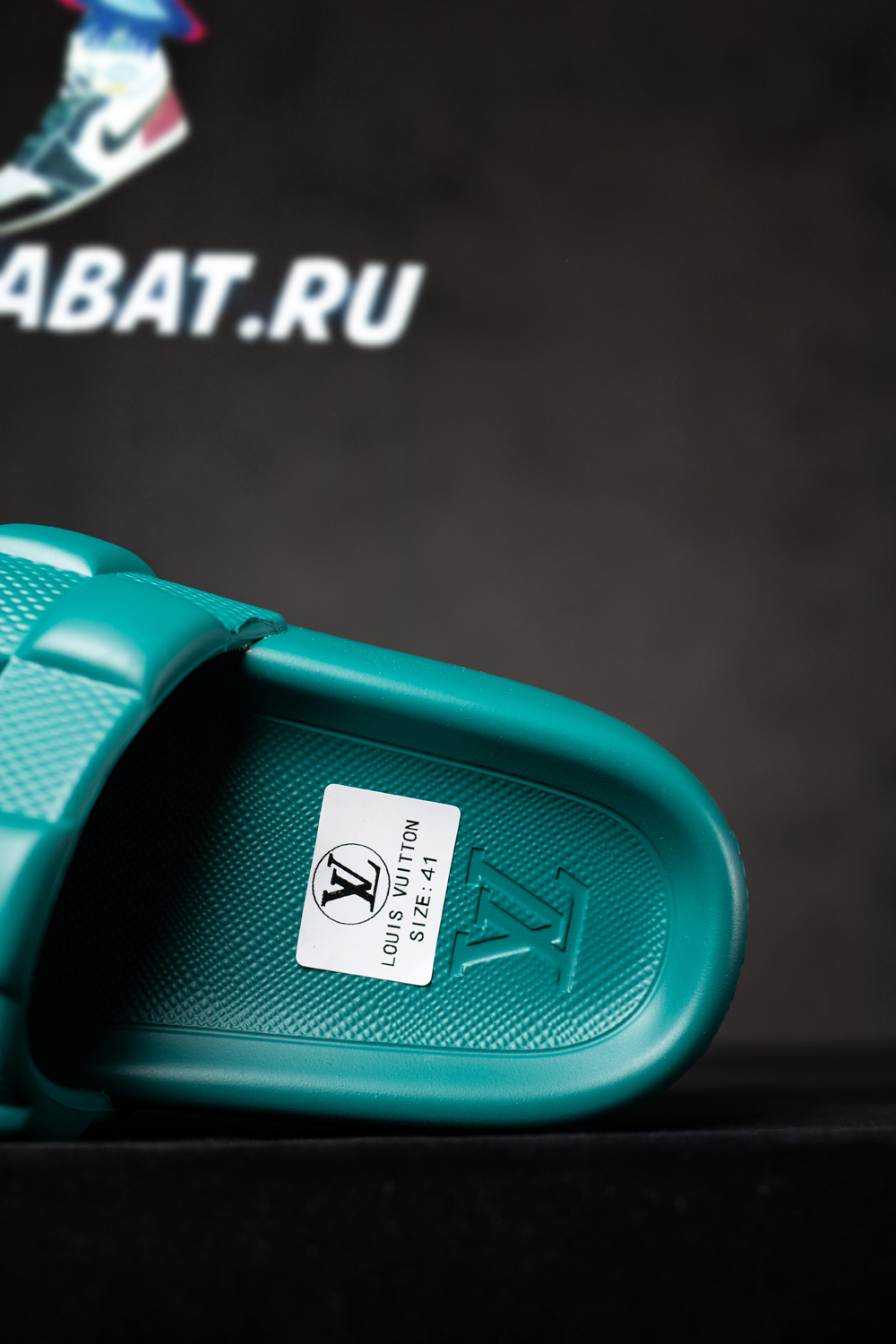 l0*is V*t0n waterfront slides