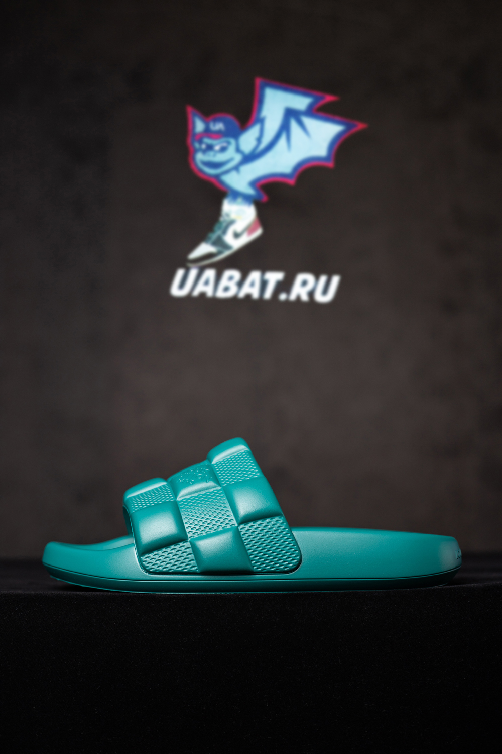 l0*is V*t0n waterfront slides