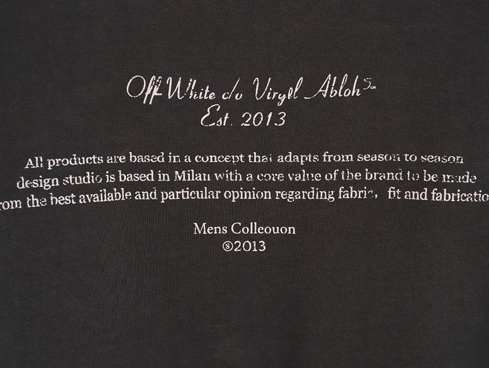 Off-white chest hymn Mary print washed short sleeves