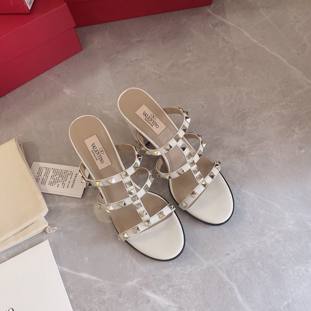 Valentino Rockstud studded high-heeled sandals heel：6cm