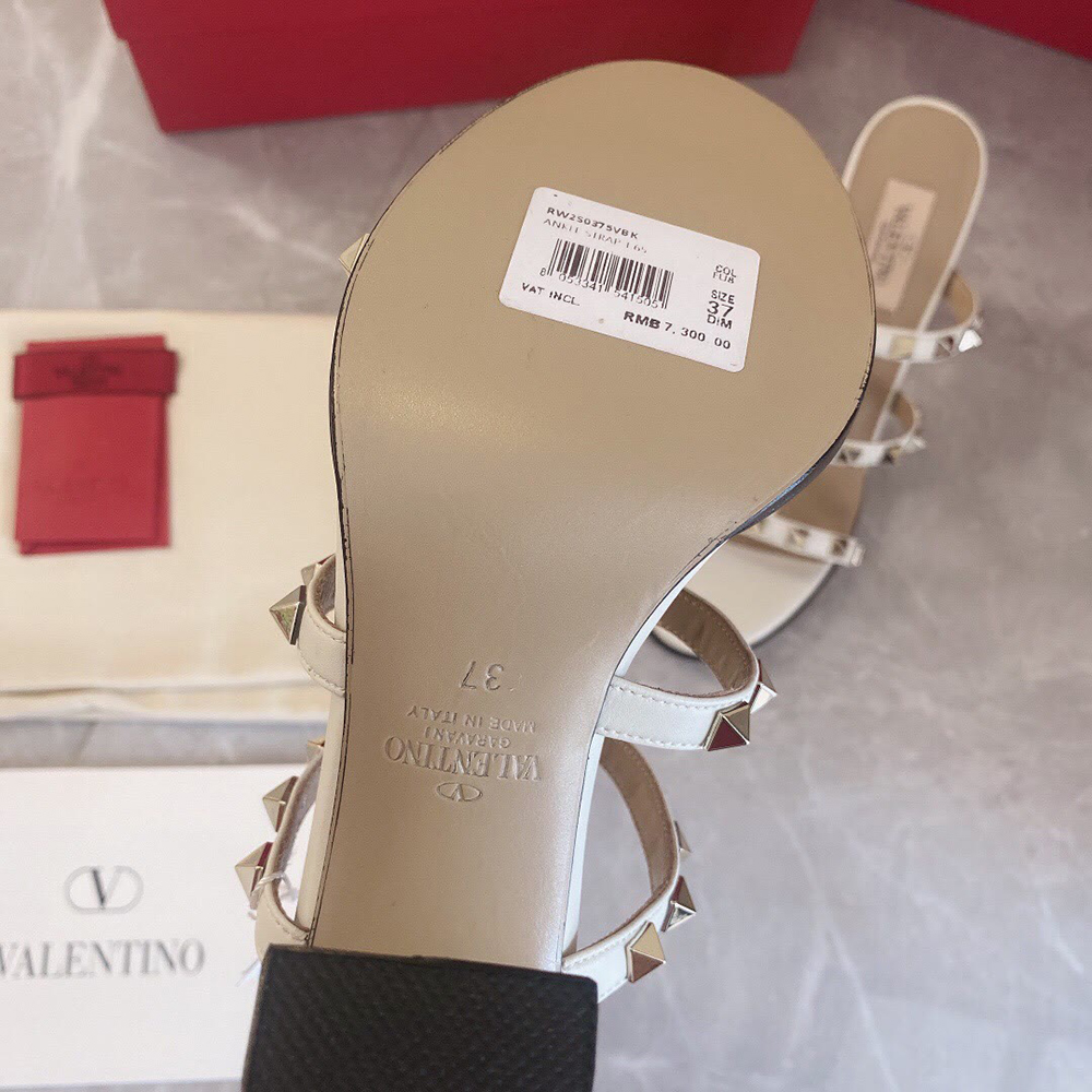 Valentino Rockstud studded high-heeled sandals heel：6cm