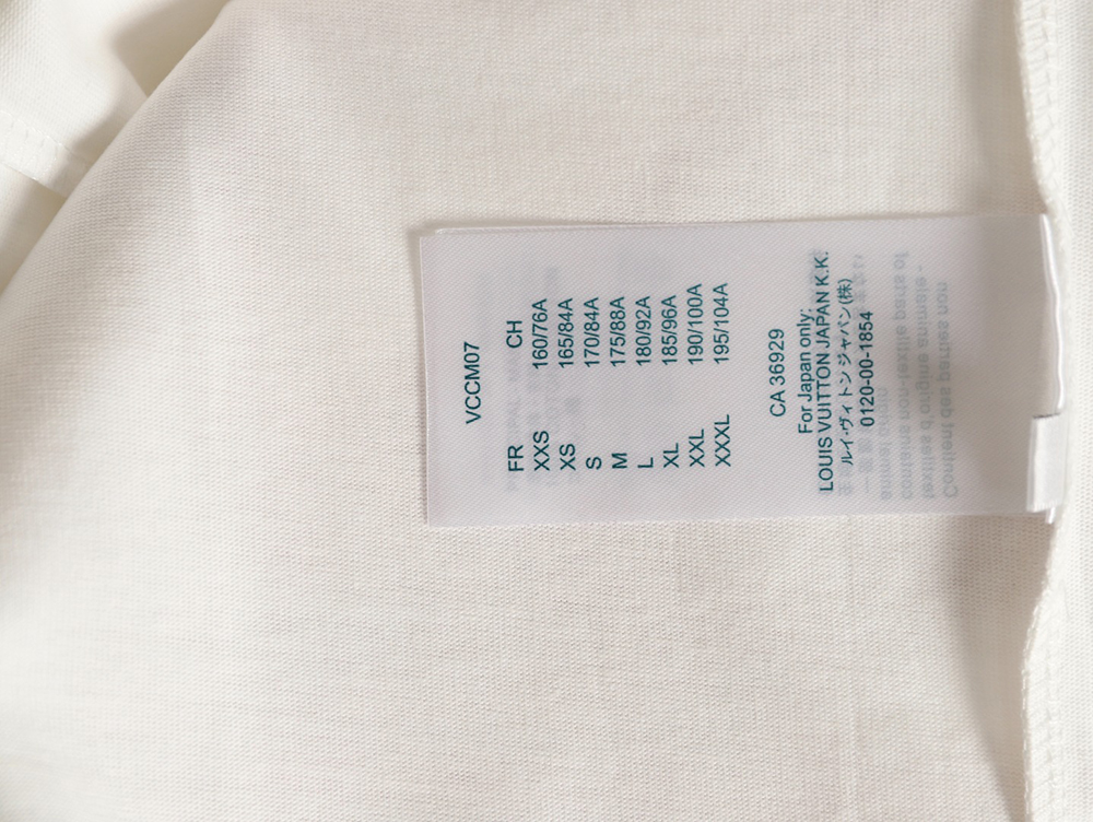 l0*is V*t0n envelope pocket short-sleeved t-shirt