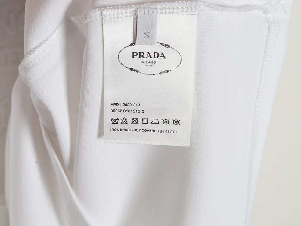 Pra*a embossed logo short-sleeved shirt
