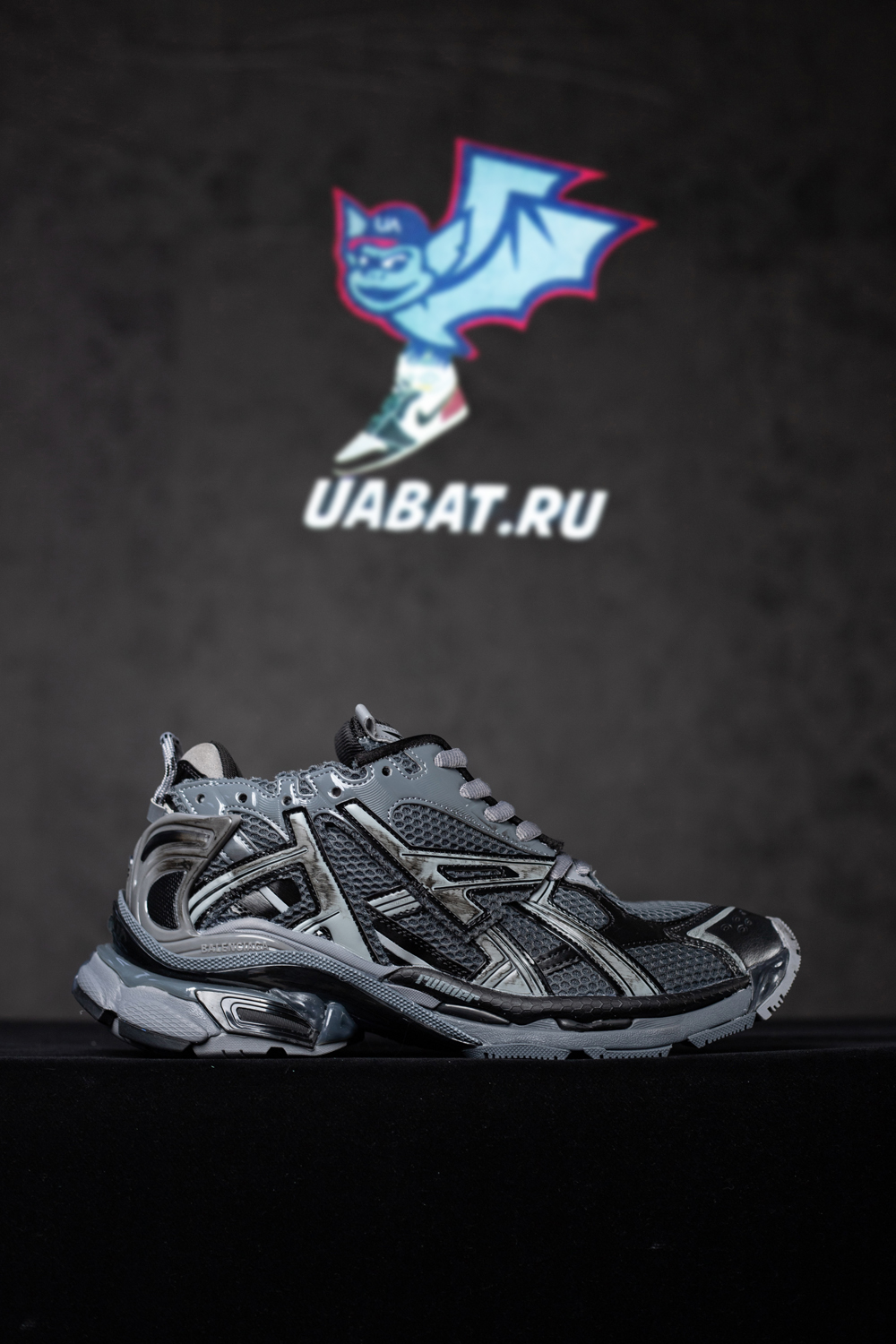 Ba*len*cia*ga runner sneaker 