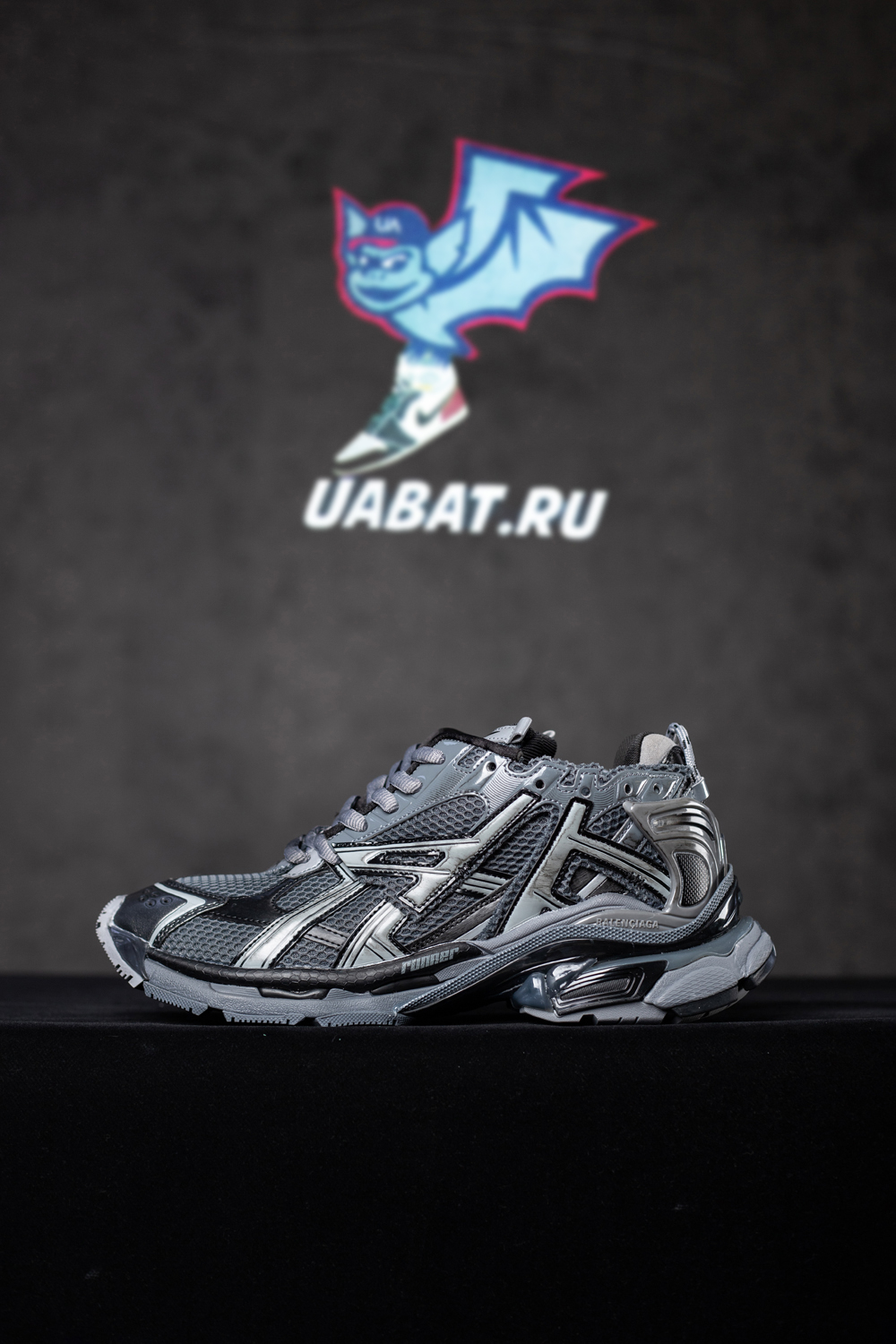 Ba*len*cia*ga runner sneaker 