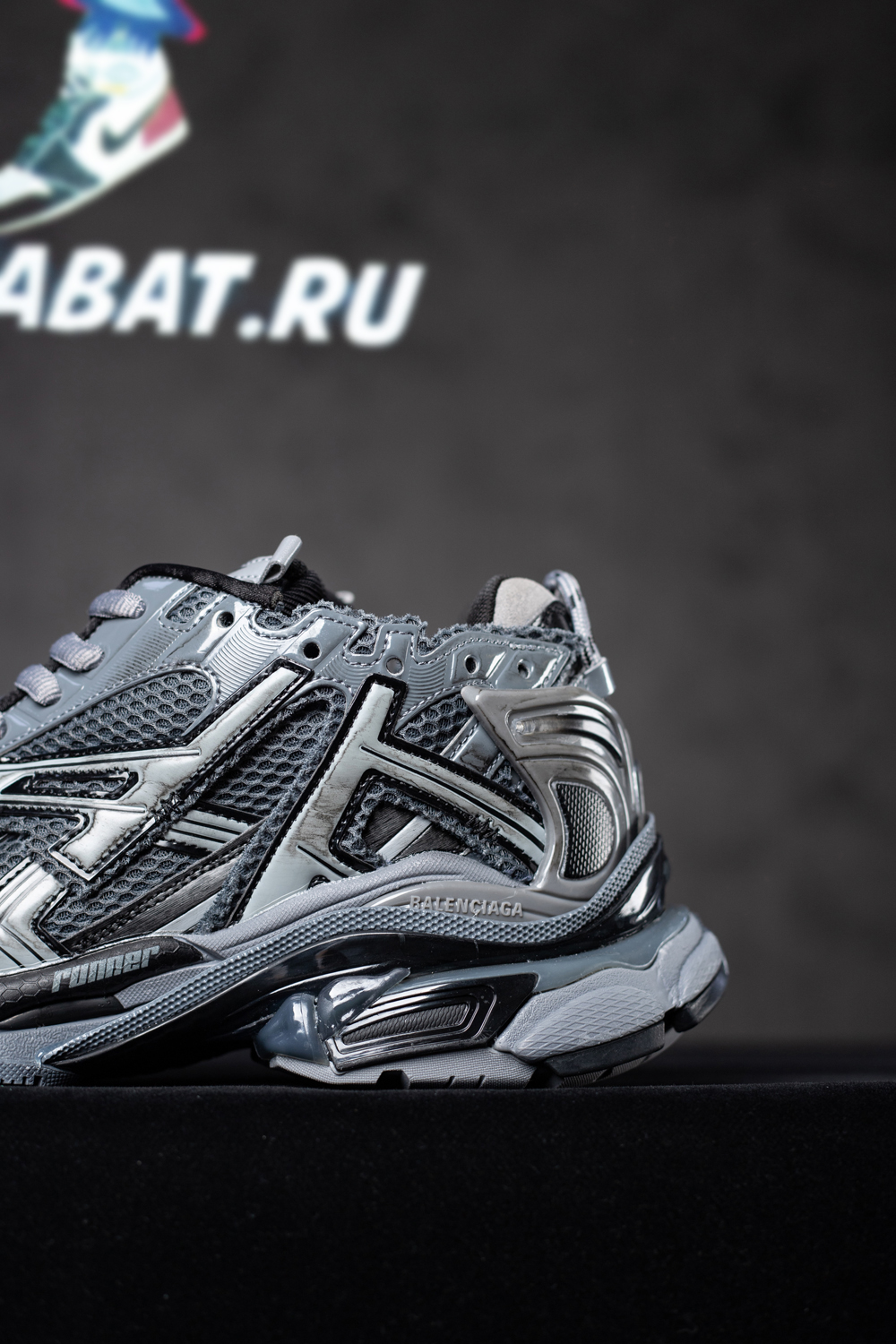 Ba*len*cia*ga runner sneaker 