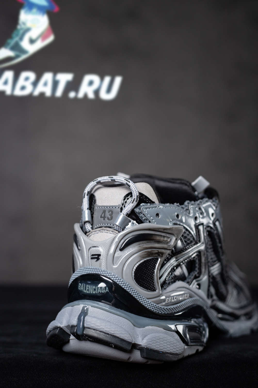 Ba*len*cia*ga runner sneaker 