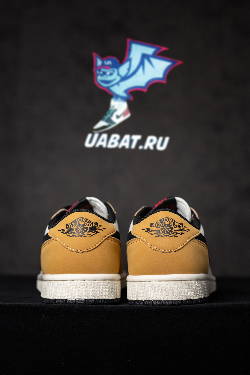 Air Jordan 1 Retro Low OG 