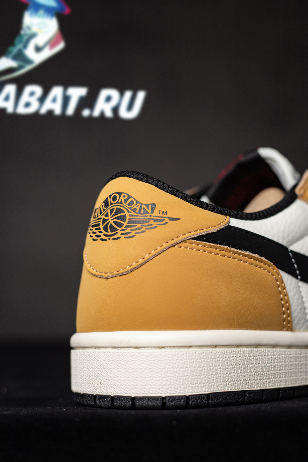 Air Jordan 1 Retro Low OG 